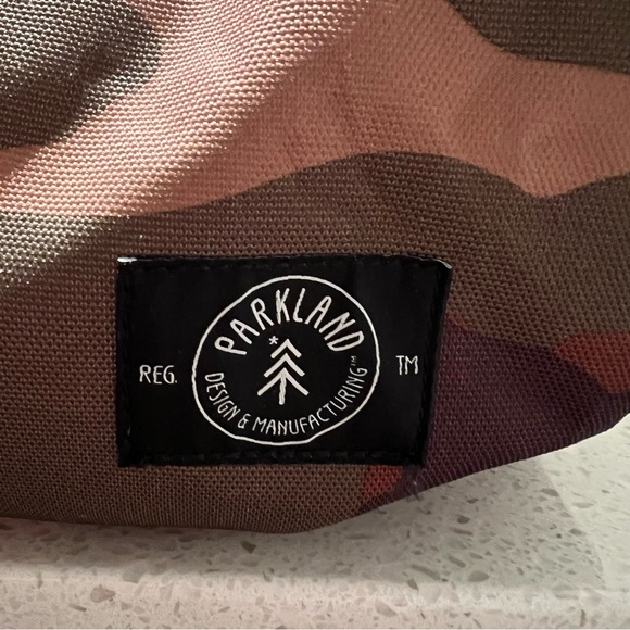 Parkland Manufacturing Duffel - Picture 8 of 11